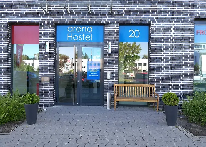 Arena & MonteurzimmerHostel